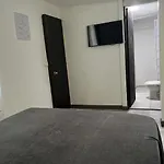 Hostel La Antigua Capsula