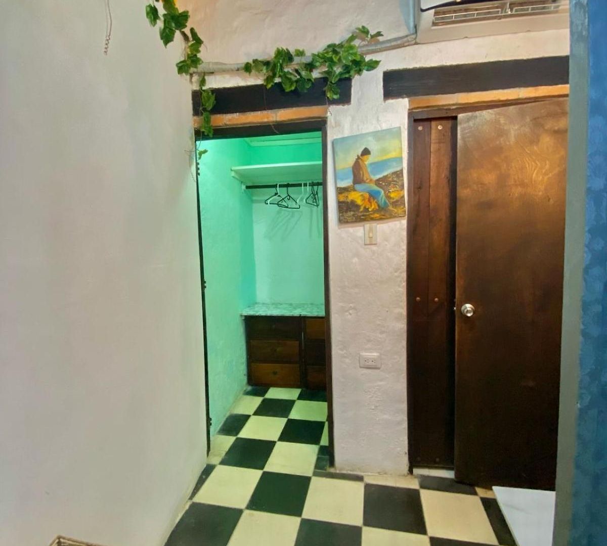 La Antigua Capsula Hostal *