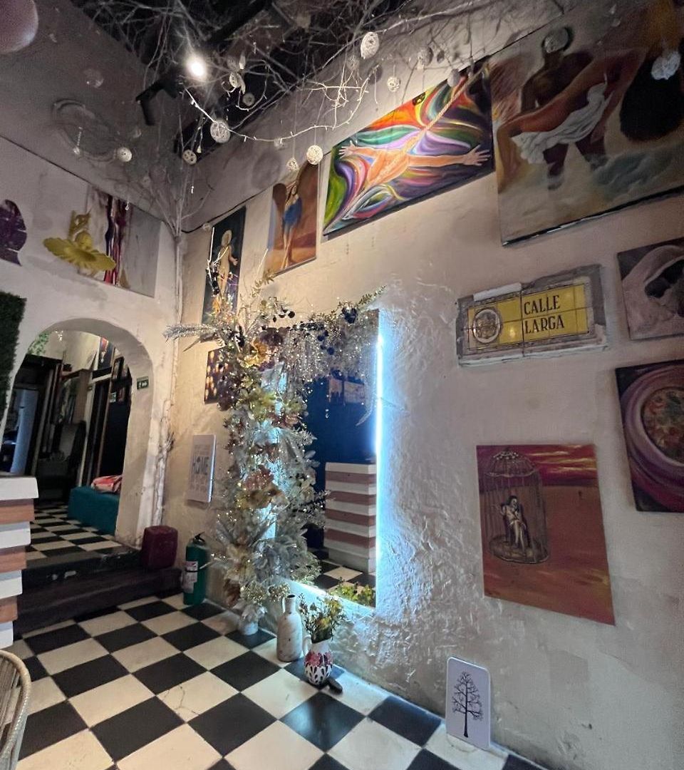 Hostal La Antigua Capsula *