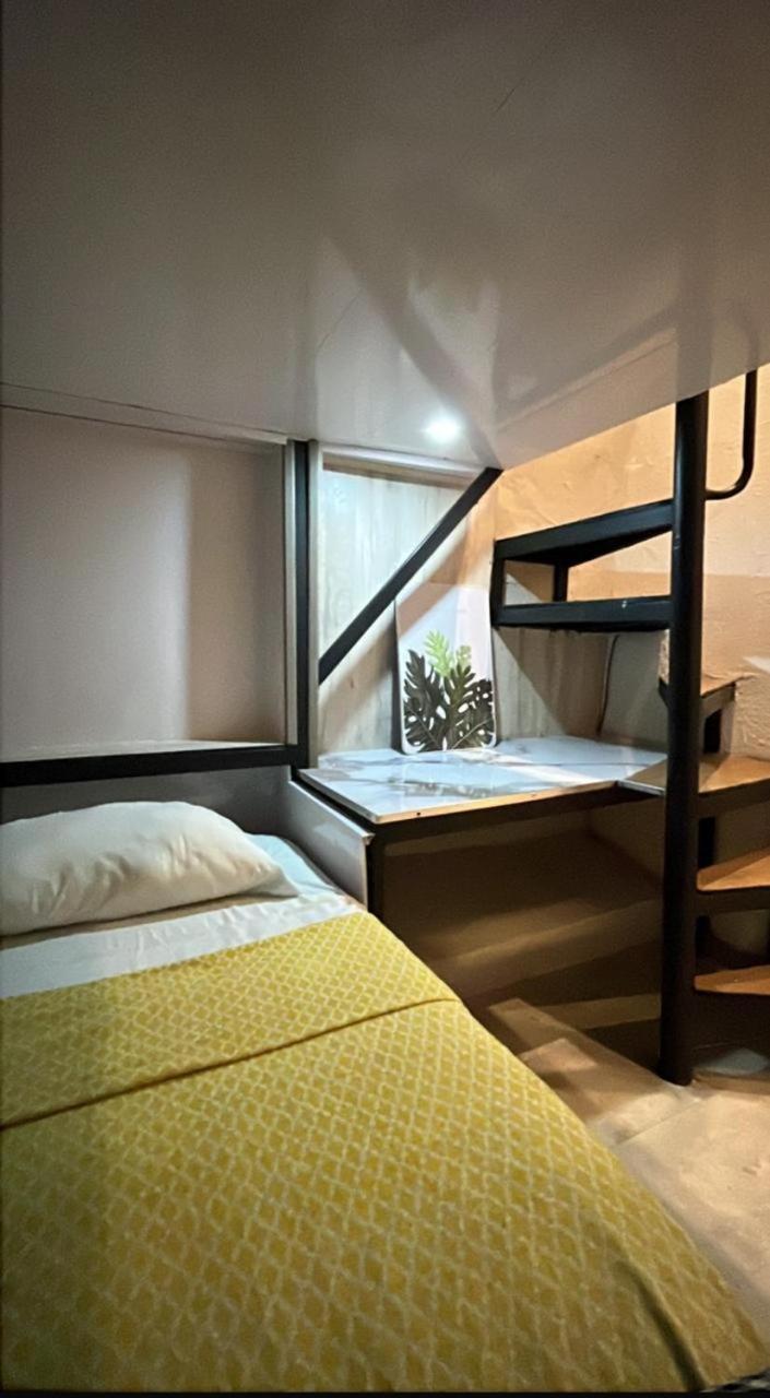 La Antigua Capsula Hostel *