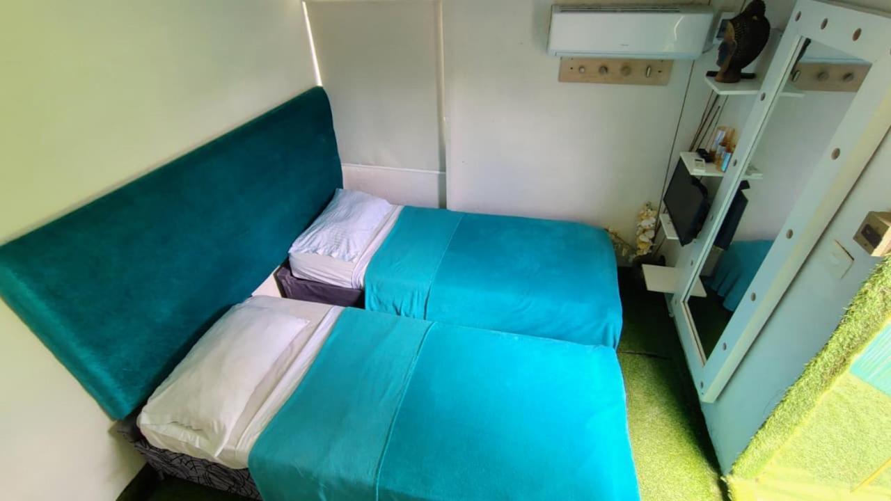 Hostel La Antigua Capsula *