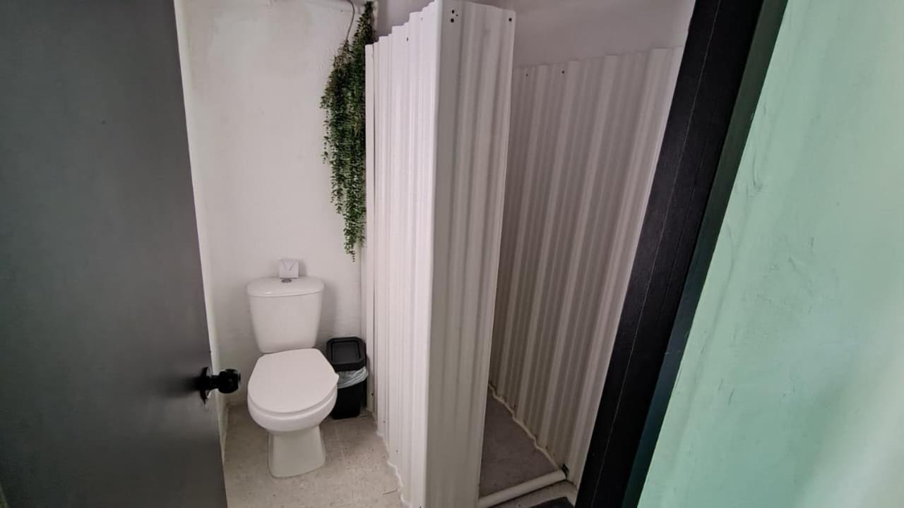 Hostel La Antigua Capsula