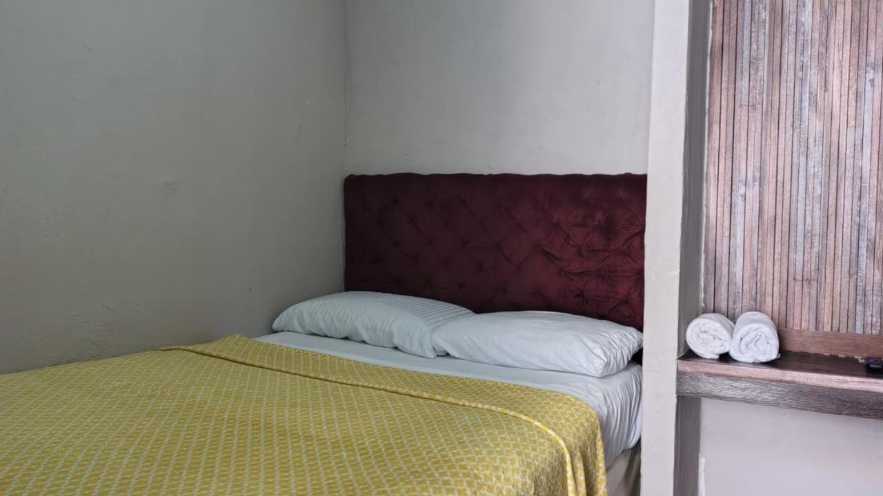 Hostel La Antigua Capsula