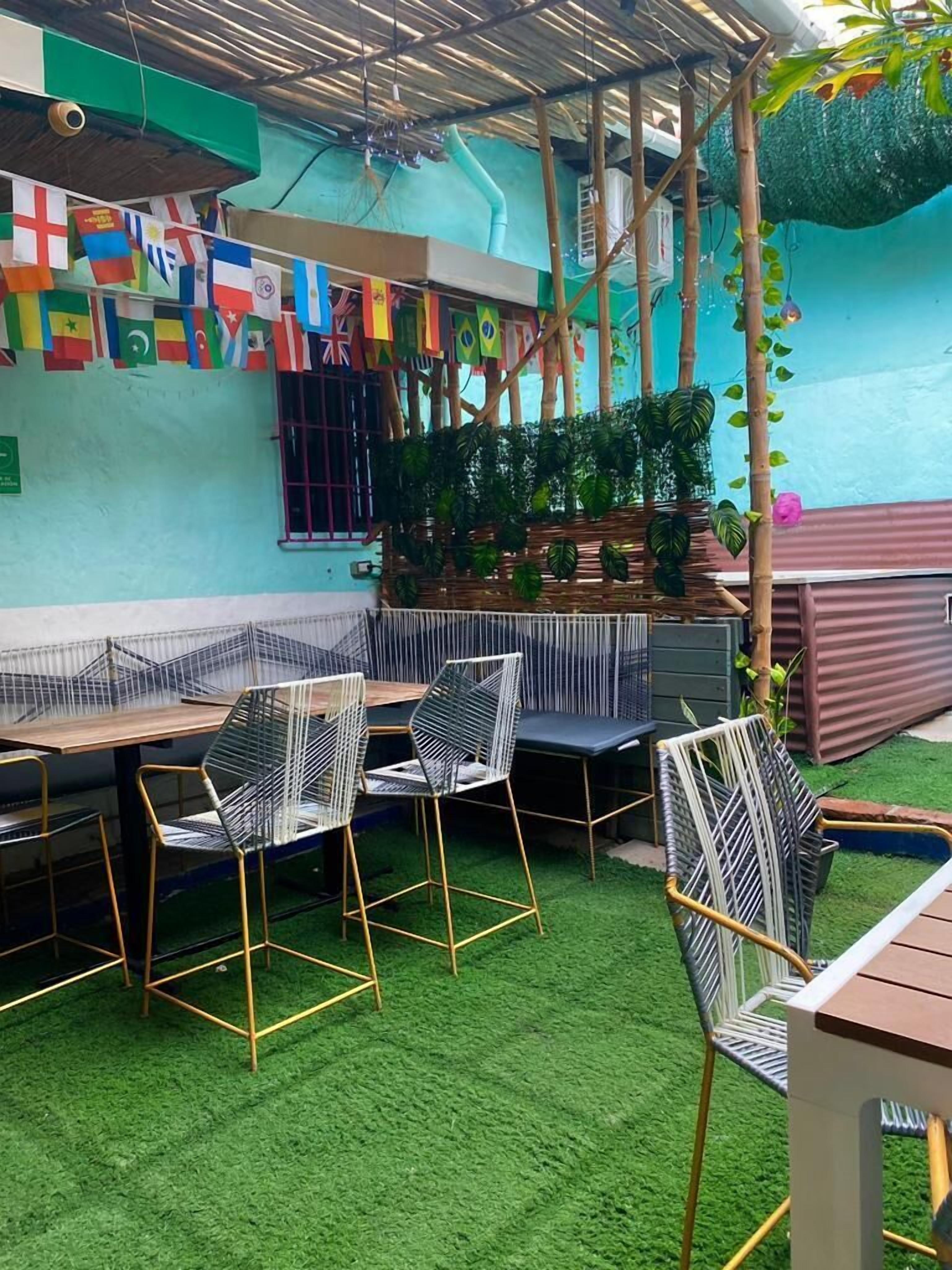 Hostel La Antigua Capsula *