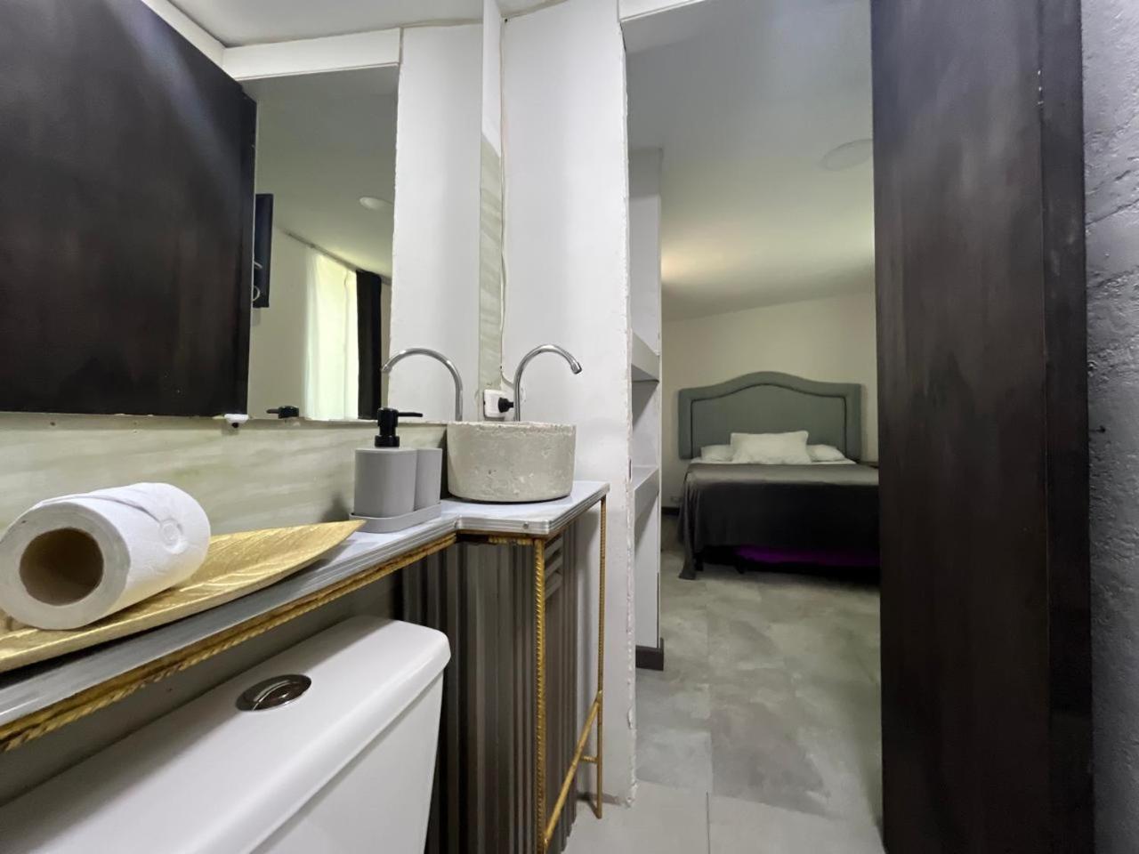 La Antigua Capsula Hostal *