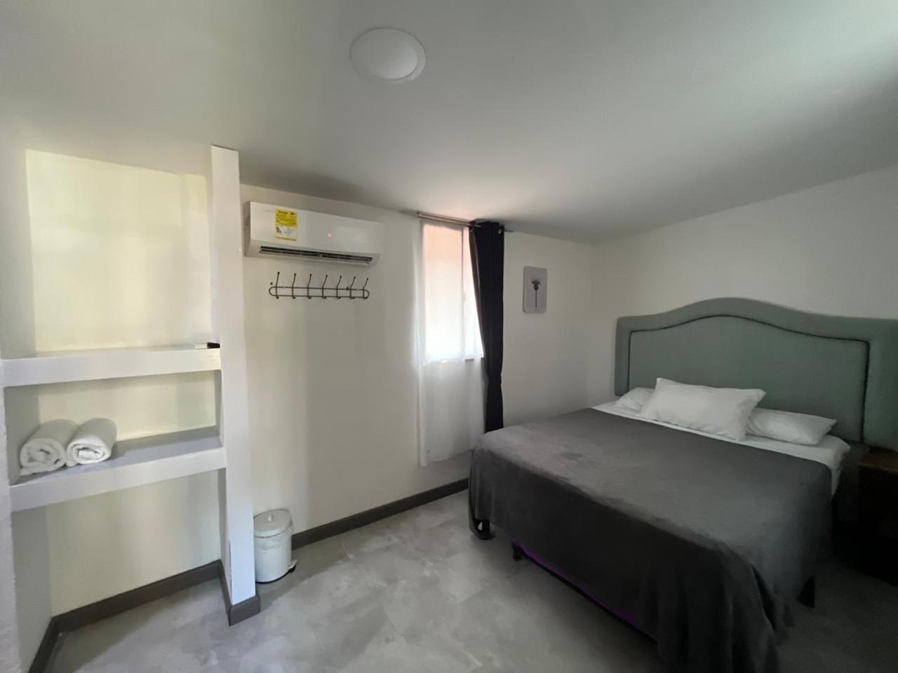 Hostal La Antigua Capsula